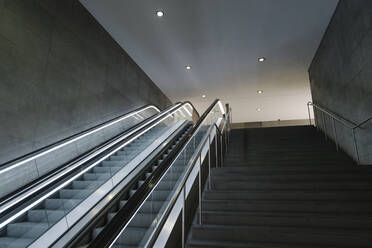 Rolltreppe im U-Bahnhof - AHSF01261