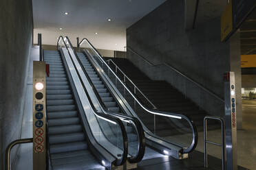 Escalator in underground station - AHSF01332