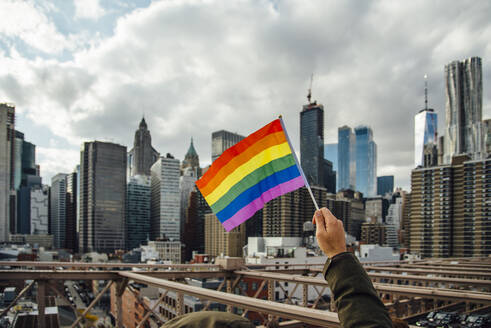 Gay flag with New York in the background, USA - CJMF00170