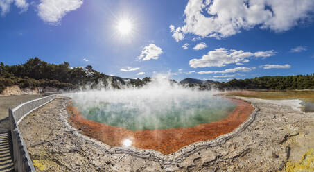 Champagne Pool, Wai-O-Tapu Thermal Wonderland, Taupo Vulkangebiet, Nordinsel, Neuseeland - FOF11158