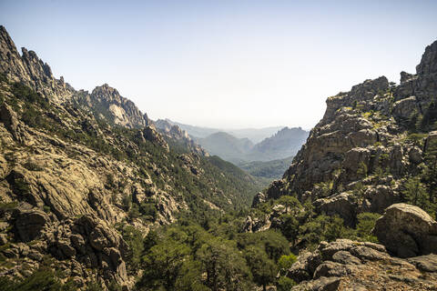 Blick ins Tal, Aiguilles de Bavella, Corse-du-Sud, Korsika, Frankreich, lizenzfreies Stockfoto