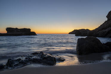 Strand bei Sonnenuntergang, Ibiza, Balearische Inseln, Spanien - AFVF04299