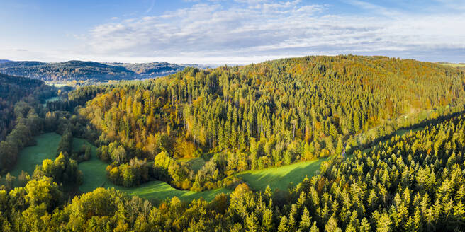 Deutschland, Baden-Württemberg, Luftbild des Haselbachtals im Schwäbisch-Fränkischen Wald - STSF02352