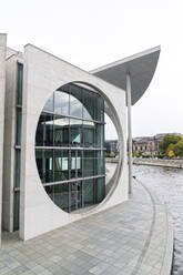 Marie-Elisabeth-Lüders-Gebäude an der Spree, Berlin, Deutschland - AHSF01580