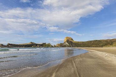 New Zealand, Wellington Region, Castlepoint, Clouds over Deliverance Cove and Castle Rock - FOF11327