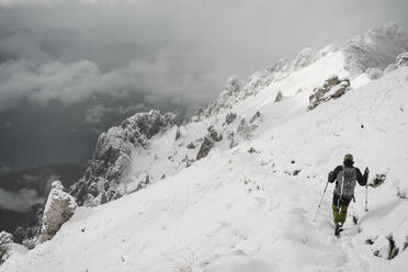 Bergsteigerwanderung, Italienische Alpen, Lecco, Lombardei, Italien - MCVF00107