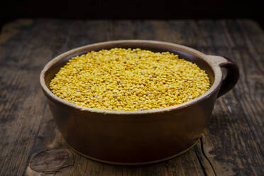 Yellow organic lentils in bowl - LVF08446