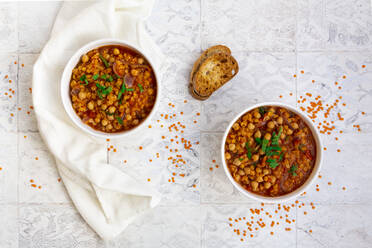 Lentil and chickpea soup (red lentils, chickpeas, tomatoes, red onions, mint) - LVF08451