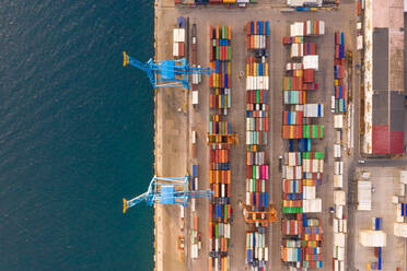 Luftaufnahme des Adriatic Gate Container Terminals, Rijeka, Kroatien. - AAEF05719