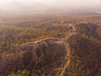 Luftaufnahme der Pai-Schlucht im Herbst in Thailand. - AAEF05780