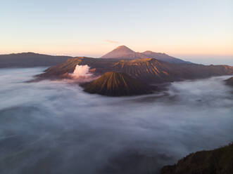 Luftaufnahme des Vulkans Bromo in Indonesien. - AAEF05797