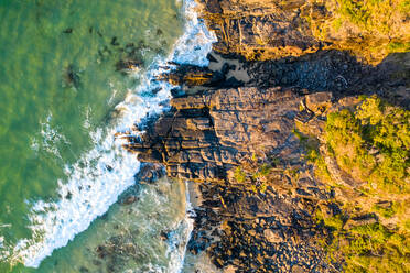 Luftaufnahme des Noosa Rocks Beach in Australien. - AAEF05828