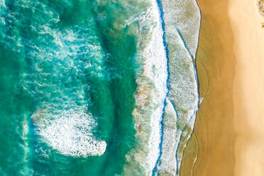 Luftaufnahme von Alexandria Beach, Noosa, Australien. - AAEF05832