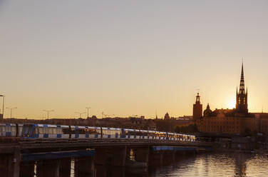 Stockholmer Gebäude bei Sonnenuntergang, Schweden - JOHF04733