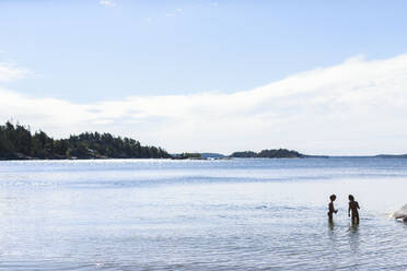 Kinder im Meer - JOHF04802