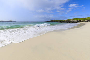 Meal Beach, weißer Sand, türkisfarbenes Wasser, einer der schönsten Strände der Shetlands, Insel West Burra, Shetlandinseln, Schottland, Vereinigtes Königreich, Europa - RHPLF13020