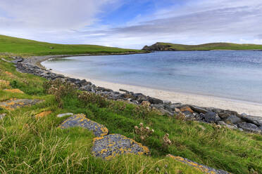 Minn Beach, Banna Minn, weißer Sand, türkisfarbenes Meer, Papil, West Burra Island, Shetland-Inseln, Schottland, Vereinigtes Königreich, Europa - RHPLF13045