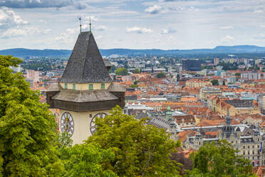 Blick auf Uhrenturm und Stadtbild, Graz, Steiermark, Österreich, Europa - RHPLF13237