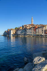 Blick auf den Hafen und die Altstadt mit der Kathedrale der Heiligen Euphemia, Rovinj, Istrien, Kroatien, Adria, Europa - RHPLF13250