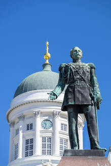 Die Statue von Alexander II., Tuomiokirkko (Dom zu Helsinki), Helsinki, Skandinavien, Europa - RHPLF13380
