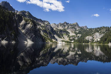 Panoramaansicht des Sees gegen den Himmel - CAVF70824