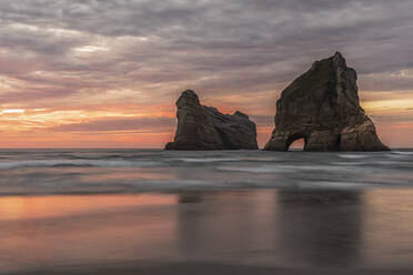 Neuseeland, Südinsel, Tasman, Wharariki Beach und Archway Islands - FOF11417