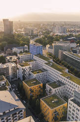 Deutschland, Hamburg, Luftaufnahme von Wohnhäusern in der Neustadt - IHF00212