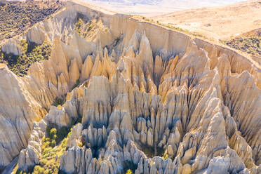 Luftaufnahme von Clay Cliffs, touristisches Ziel in Otago, Neuseeland. - AAEF06167