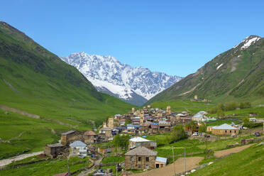 Dörfer Chvibiani und Zhibiani, Ushguli, Region Samegrelo-Zemo Svaneti, Georgien - CAVF71547