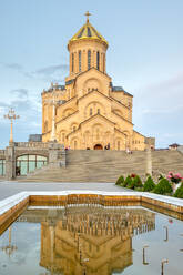 Kathedrale der Heiligen Dreifaltigkeit, Tbilissi (Tiflis), Georgien. - CAVF71584