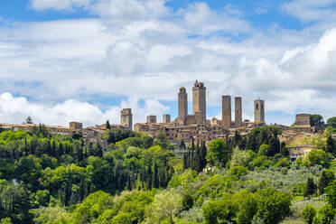 Mittelalterliche Turmhäuser in San Gimignano, Toskana, Italien - CAVF72140