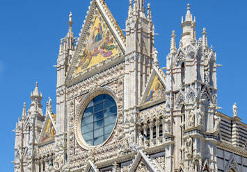 Fassade des Duomo di Siena (Dom von Siena), Siena, Toskana, Italien - CAVF72180