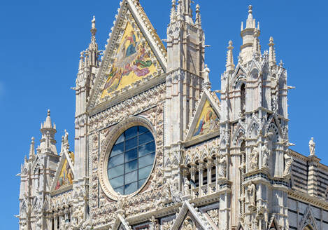 Fassade des Duomo di Siena (Dom von Siena), Siena, Toskana, Italien - CAVF72180