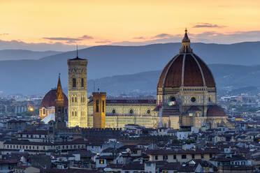 Florence Cathedral and buildings in old town at sunset, Florence (Firenze), Tuscany, Italy - CAVF72194