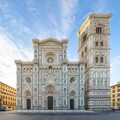 Facade of Florence Cathedral (Duomo di Firenze), Florence (Firenze), Tuscany, Italy - CAVF72196