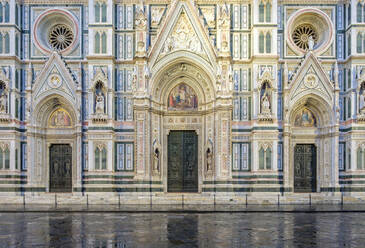 Fassade des Doms von Florenz (Duomo di Firenze), Florenz (Firenze), Toskana, Italien - CAVF72203