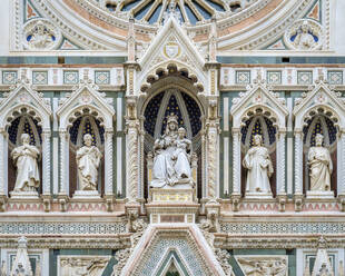 Facade of Florence Cathedral (Duomo di Firenze), Florence (Firenze), Tuscany, Italy - CAVF72206