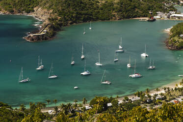 Luxuriöse Segelboote in English Harbour, Antigua und Barbuda, Karibik - ISF23456