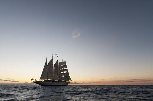 Segelkreuzfahrtschiff Star Clipper, Terre de Haut, Iles des Saintes, Guadeloupe, Französische Karibik - ISF23459