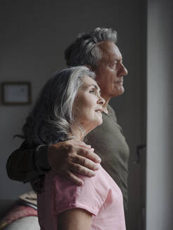 Portrait of a senior couple at home - GUSF03010