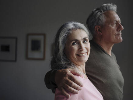 Portrait of a senior couple at home - GUSF03011