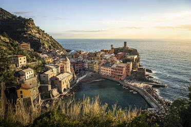 Stadtbild von Vernazza, Ligurien, Italien - MSUF00105