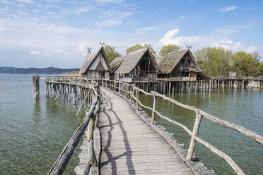 Deutschland, Unteruhldingen, Stelzenhäuser am Bodensee Archäologisches Freilichtmuseum - RUNF03488