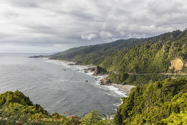 New Zealand, South Island, West Coast, Cape Foulwind, Meybille Bay, Coastline with highway - FOF11437