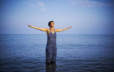 190 Young Woman Enjoying Herself Beach Stock Photos - Free & Royalty-Free  Stock Photos from Dreamstime