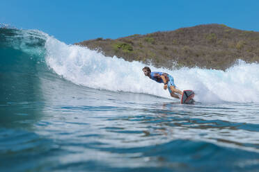 Surfer, Insel Bali, Indonesien - KNTF03862