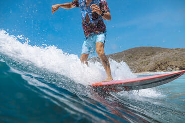 Surfer, Insel Bali, Indonesien - KNTF03864