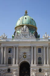 Österreich, Wien, Verschnörkelte Fassade der Hofburg - WIF04141