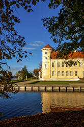 Deutschland, Brandenburg, Außenansicht von Schloss Rheinsberg - PUF01754