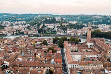 Italien, Venetien, Luftaufnahme von Verona und der Etsch - DAWF01042